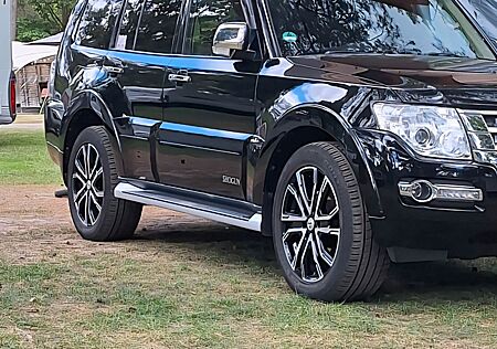 Mitsubishi Pajero 3,2 DI-D 4WD Final Edition Automatik ...