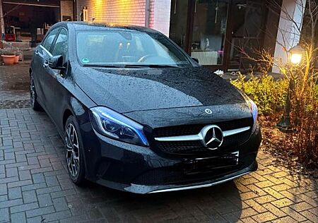 Mercedes-Benz A 180 A-Class (W176) A180 BlueEFFICIENCY