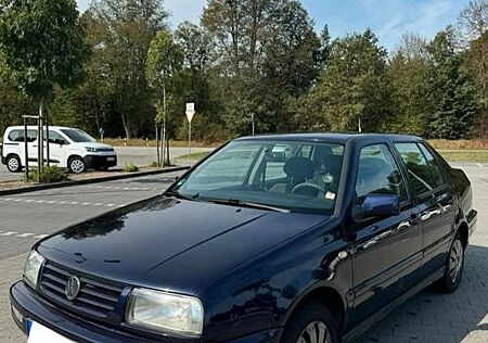 VW Vento Volkswagen 1.8 GLX GLX