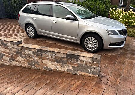 Skoda Octavia 1.6 TDI SCR Active Combi Active