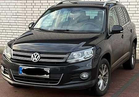 VW Tiguan Volkswagen 2.0 TDI 4MOT BlueMot Tech Sport & Sty...