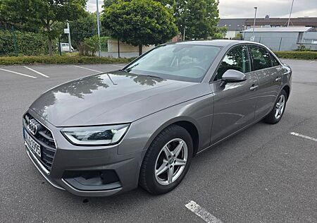 Audi A4 30 TDI S tronic -