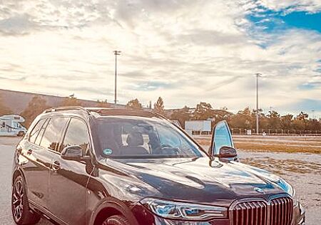 BMW X7 gebraucht kaufen BMW X7 xDrive40d -M Sportpaket LASER/HUD/ BPS Garnti