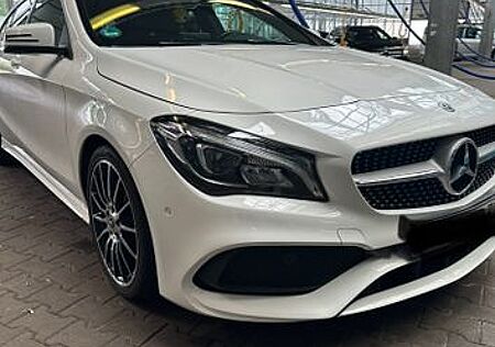 Mercedes-Benz CLA 180 Shooting Brake - AMG Line