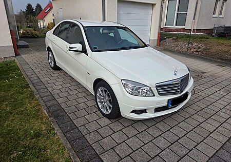 Mercedes-Benz C 180 CGI BlueEFFICIENCY -