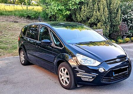 Ford S-Max 1,6 TDCi 85kW DPF 7 Sitzer Schwarz