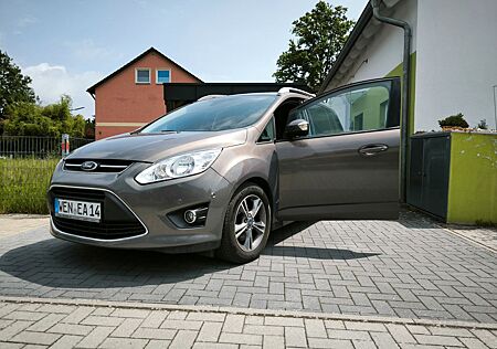 Ford Grand C-Max 1,6 EcoBoost 110kW Titanium Titanium
