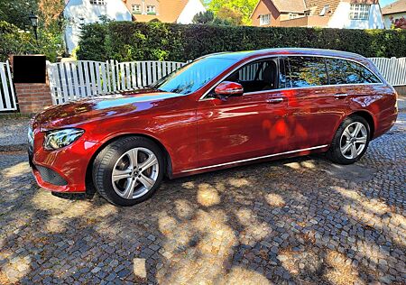 Mercedes-Benz E 400 T Avantgarde 4M Distr.+ PDC SHD 360°
