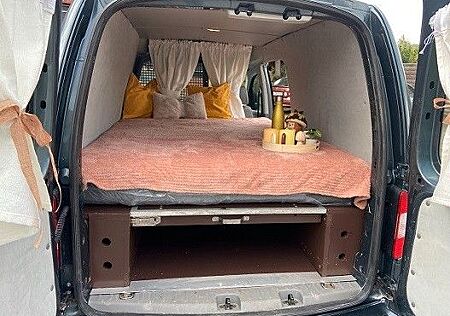 VW Caddy Volkswagen Maxi Camper Ausbau Reisefahrzeug