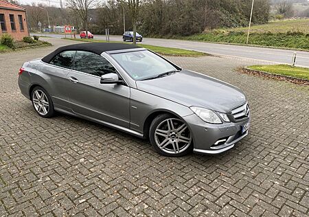 Mercedes-Benz E 250 Cabriolet BlueEFF. ELEGANCE ELEGANCE