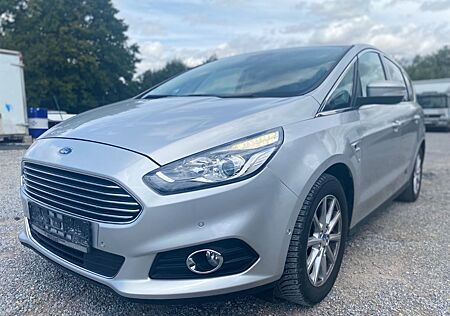 Ford S-Max Titanium