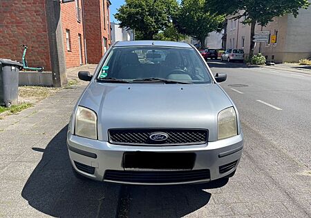 Ford Fusion 1,4 16V + +