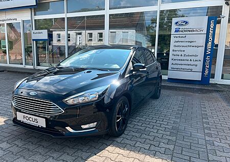 Ford Focus Lim. Titanium 1.5 110kW Klima PDC SH uvm.