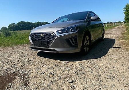Hyundai Ioniq 1.6l GDi PLUG-IN HYBRID -
