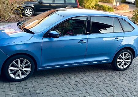 Skoda Rapid 1.2 TSI Joy Spaceback Joy