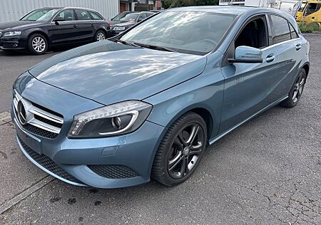 Mercedes-Benz A 180 Urban Urban 1 Hand Tüv