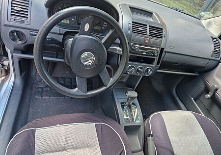 VW Polo Volkswagen Limousine 1.4 Automatik Basis Basis