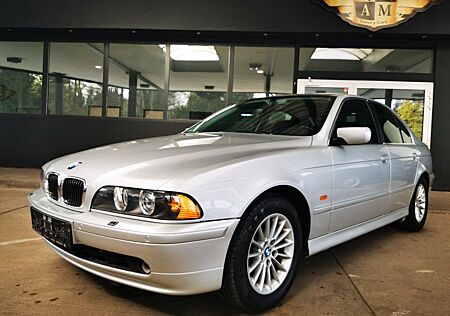 BMW 530i Sportpaket Leder/Xenon/SSD/PDC/El.Sitze