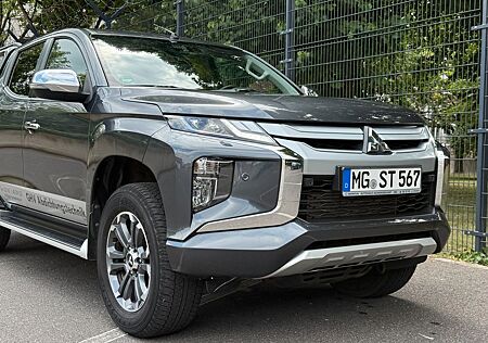 Mitsubishi L200 Top Doppelkabine 4WD AHK Leder Kamera Navi
