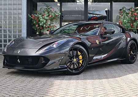 Ferrari 812 Superfast | Grigio Granito, Carbon in/ext.,