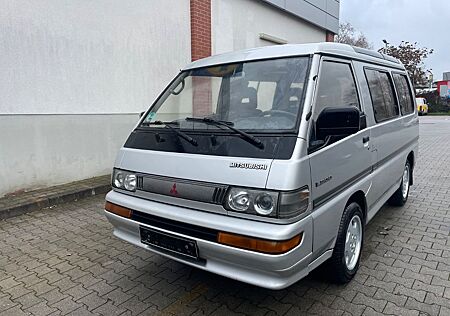 Mitsubishi L300 Luxus Bus Panorama , Zahnr Neu , HU Neu