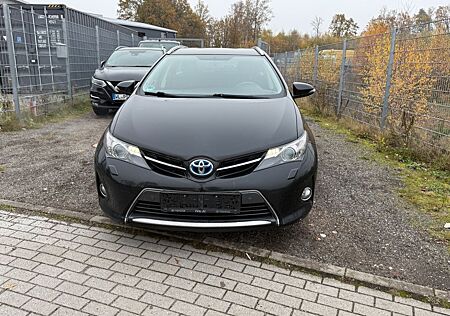 Toyota Auris Touring Sports Hybrid Life+