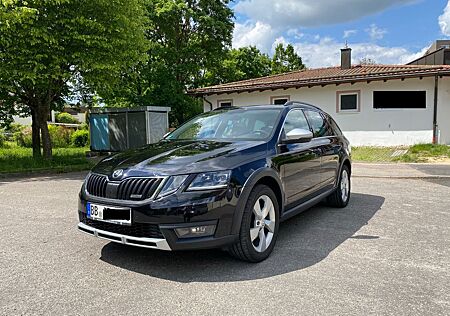 Skoda Octavia 2.0 TDI DSG 4x4 Scout Combi*AHK*LED*NAVI
