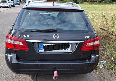 Mercedes-Benz E 250 CDI T BlueEFFICIENCY -
