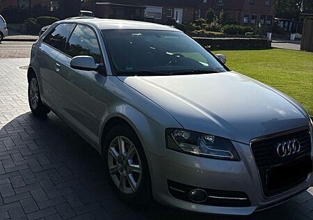 Audi A3 2.0 TDI (DPF) S tronic Attraction Attraction