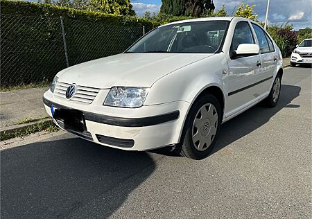 VW Bora Volkswagen 1.6 Automatik/Tüv Neu/Scheckheft