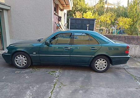 Mercedes-Benz C 220 CDI Elegance mit AHK