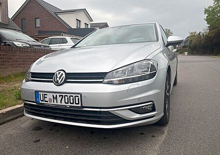 VW Golf Volkswagen 1.5 TSI Comfort. Standheizung