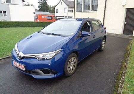 Toyota Auris Cool