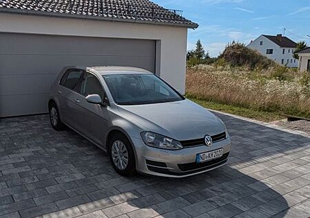 VW Golf Volkswagen 1.2 TSI BMT Trendline Standheizung