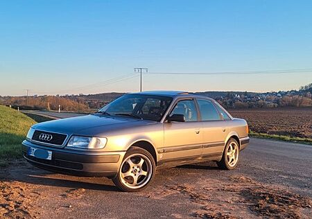 Audi 100