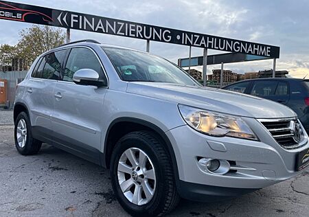 VW Tiguan Volkswagen Track & Field4Motion,AHK,Standheizung,Pano.1Hand