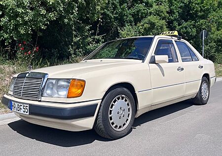 Mercedes-Benz E 250 W124 D Taxi International aus 1991