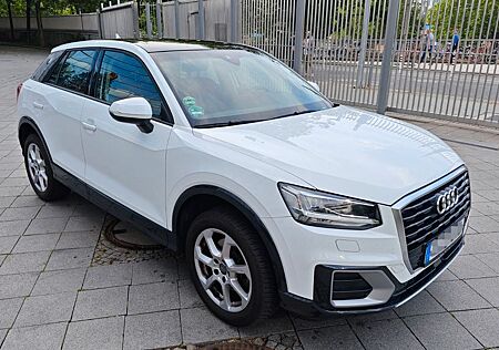 Audi Q2 1.4 TFSI Design tronic - Top gepflegt