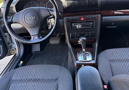 Audi A4 1.8 T tiptronic -