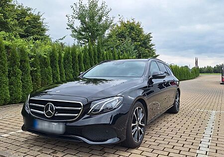 Mercedes-Benz E 220 d T Autom. -