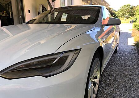 Tesla Model S 75D