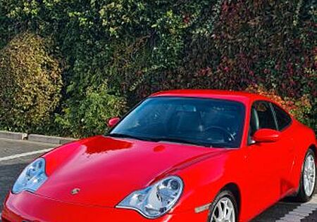 Porsche 996 Carrera 4 Coupé Carrera
