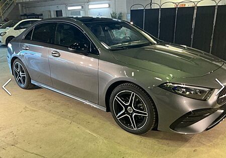 Mercedes-Benz A 200 Lim. AMG-Line Night PANO/KEYL/KAM/MBEAM