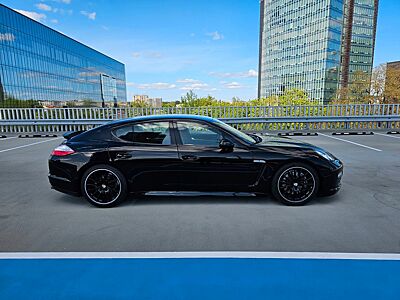 Porsche Panamera Diesel - Black