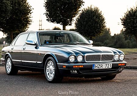 Jaguar Daimler 4.0 Six Auto Six