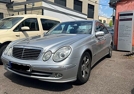 Mercedes-Benz E 320 CDI AVANTGARDE*Navi*Sitzheizung*Kamera*