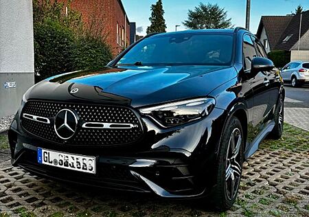 Mercedes-Benz GLC-Klasse GLC 200 4MATIC AMG/Night/Pano/AHK/360/Air/Garant