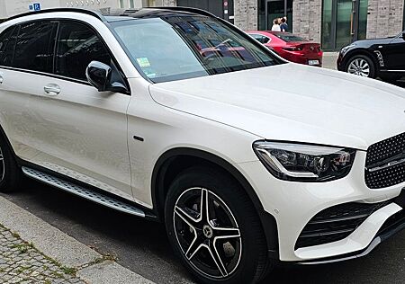 Mercedes-Benz GLC 300 de 4MATIC AMG NIGHT M.BEAM BURMESTER