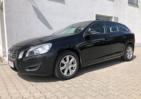 Volvo V60 T4 1.6 132kW NAVI LEDER XENON TÜV 02/2027