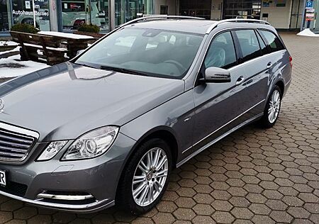 Mercedes-Benz E 200 T BlueEFFICIENCY ELEGANCE